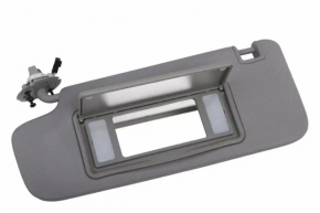 Capota stângă a unui Chevrolet Malibu 16 - gri cu iluminare