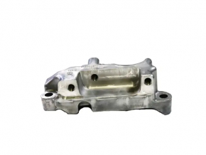 Кронштейн подушки двигателя правый Jeep Cherokee KL 19-23 2.0T