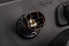 Накладка центральной консоли задняя подстаканники Chevrolet Volt 16- черная, без прикуривателя и кнопок, под чистку