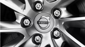 Заглушка колпачок колесного болта Volvo XC60 18-26 серебро под секретку