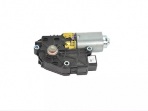 Motorul de deschidere a capotei Fiat 500X 16-