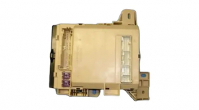 Blocul de siguranțe al ECU-ului caroseriei Toyota Camry v40 3.5