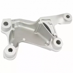 Кронштейн подушки двигателя правый Ford Mustang mk6 15-23 5.0
