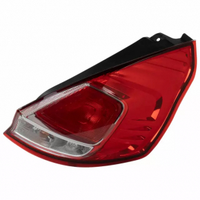 Lumina de ceață dreapta Ford Fiesta 14-19 restilizare 5 uși
