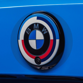 Эмблема переднего бампера BMW 2 G42 22-26 M2