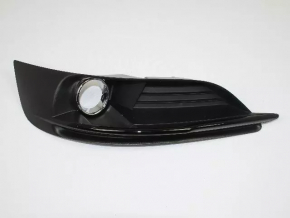 Решетка бампера левая Chrysler 200 11-14 черн под птф