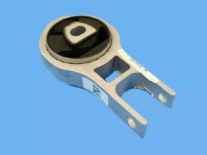 Pernele motorului central Fiat 500L 14- 1.4T MT