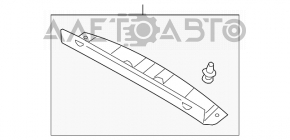 Обшивка двери багажникав верх Mitsubishi Outlander 14-21 черн, царапины