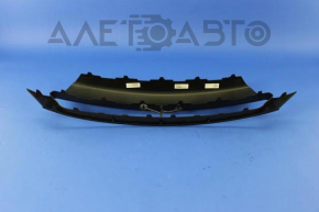 Capacul central al bara fata Dodge Dart 13-16 perforat, cu lovituri, zgarieturi