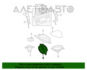 difuzorul ușii din față dreapta a Toyota Camry v40 este îndoit.