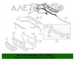 Grila stergatoarelor din plastic pentru Toyota Camry v40 este rupta, crapata si cu suportul deteriorat.