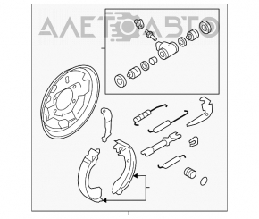 Capacul discului de frână din spate dreapta Nissan Versa Note 13-19 sub tambur.