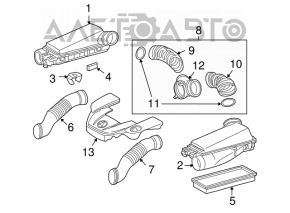 Capacul motorului Mercedes W211 E550 are o prindere ruptă, lipsește emblema V8