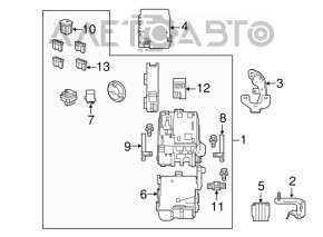 Blocul de siguranțe sub capotă pentru Honda Accord 13-17 2.4 are o clema ruptă pe capacul de protecție.