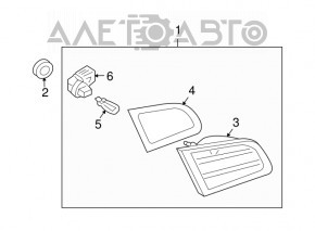 Lampa capacului portbagajului dreapta Infiniti G25 G35 G37 4d 06-14 lipsește garnitura, necesită polizare.