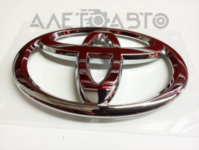 Emblema TOYOTA pentru capacul portbagajului Toyota Camry v50 12-14 SUA este ruptă.