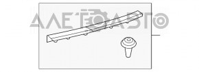 Накладка проема багажника Toyota Prius V 12-17 серая царапины