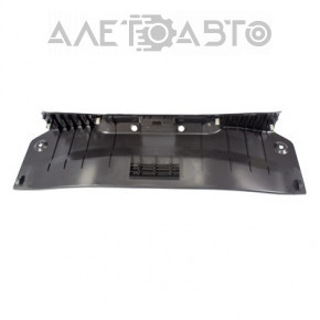 Capacul portbagajului Ford Focus mk3 11-18 4d, uzat, prindere ruptă.