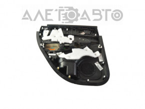 Capacul usii spate dreapta pentru Jeep Grand Cherokee WK2 14-16, negru cu insertie neagra din piele, cotiera din piele, cusatura alba, ornamente cromate, insertie din lemn negru mat, zgarieturi.