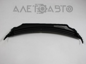 Grila de parbriz din plastic pentru Jeep Grand Cherokee WK2 11-16 are suportul rupt și garnitura este crăpată.