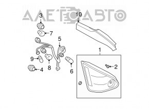 Lampa stânga Nissan Maxima 04-08 zgâriată pe sticlă, colțul rupt.