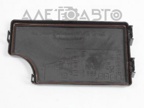 Capacul cutiei de siguranțe sub capotă Chrysler 200 11-14