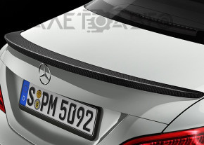 Spoilerul capacului portbagajului Mercedes CLA 14-19 SUA are marginea ruptă.