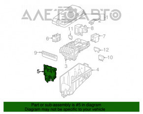 Capacul cutiei de siguranțe sub capotă Audi A3 8V 15-20 lateral.