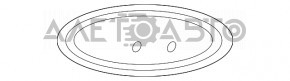 Emblema capacului portbagajului Ford Focus mk3 11-18 4d este ruptă.